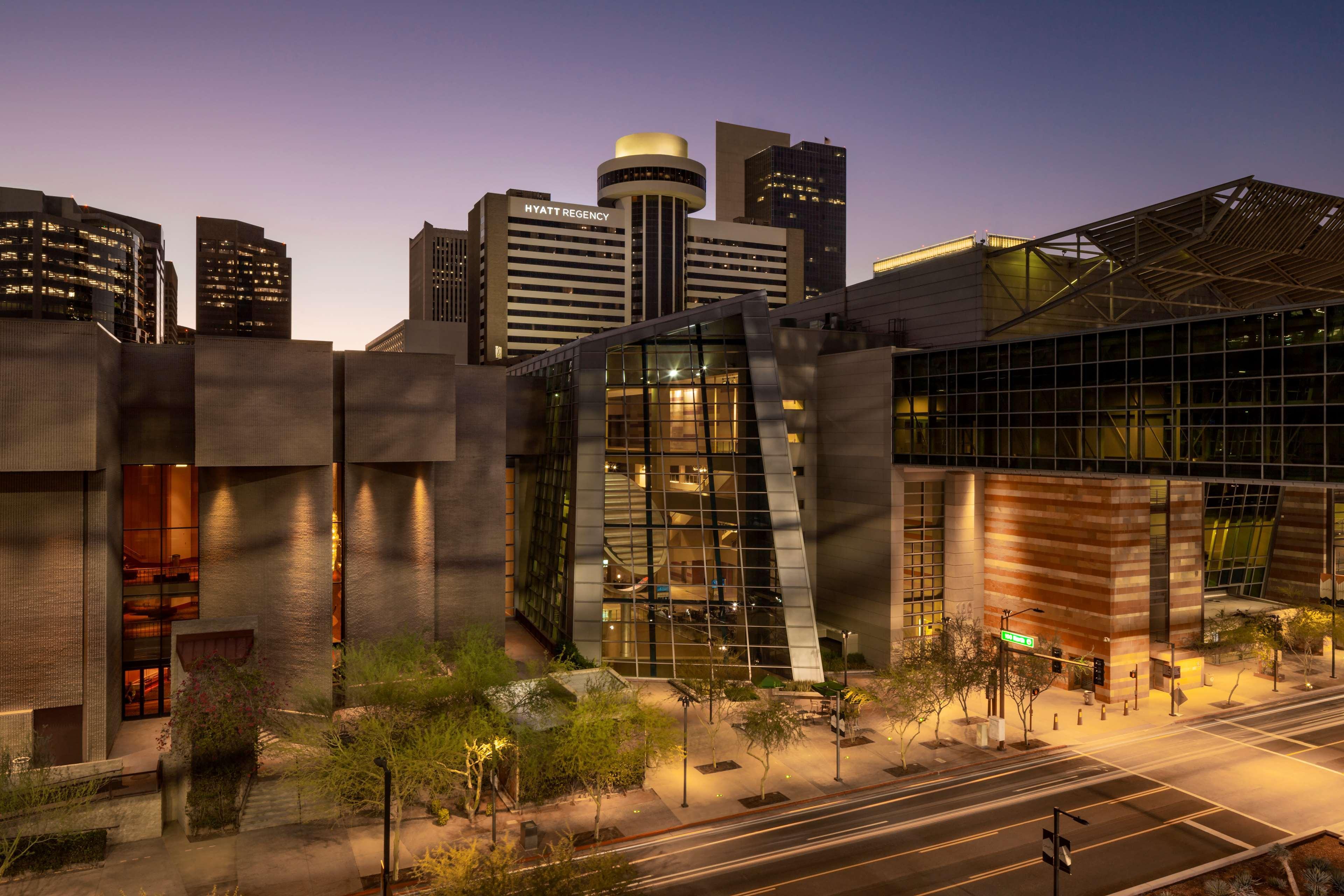 Hyatt Regency Phoenix Downtown - No Destination Fees Екстер'єр фото