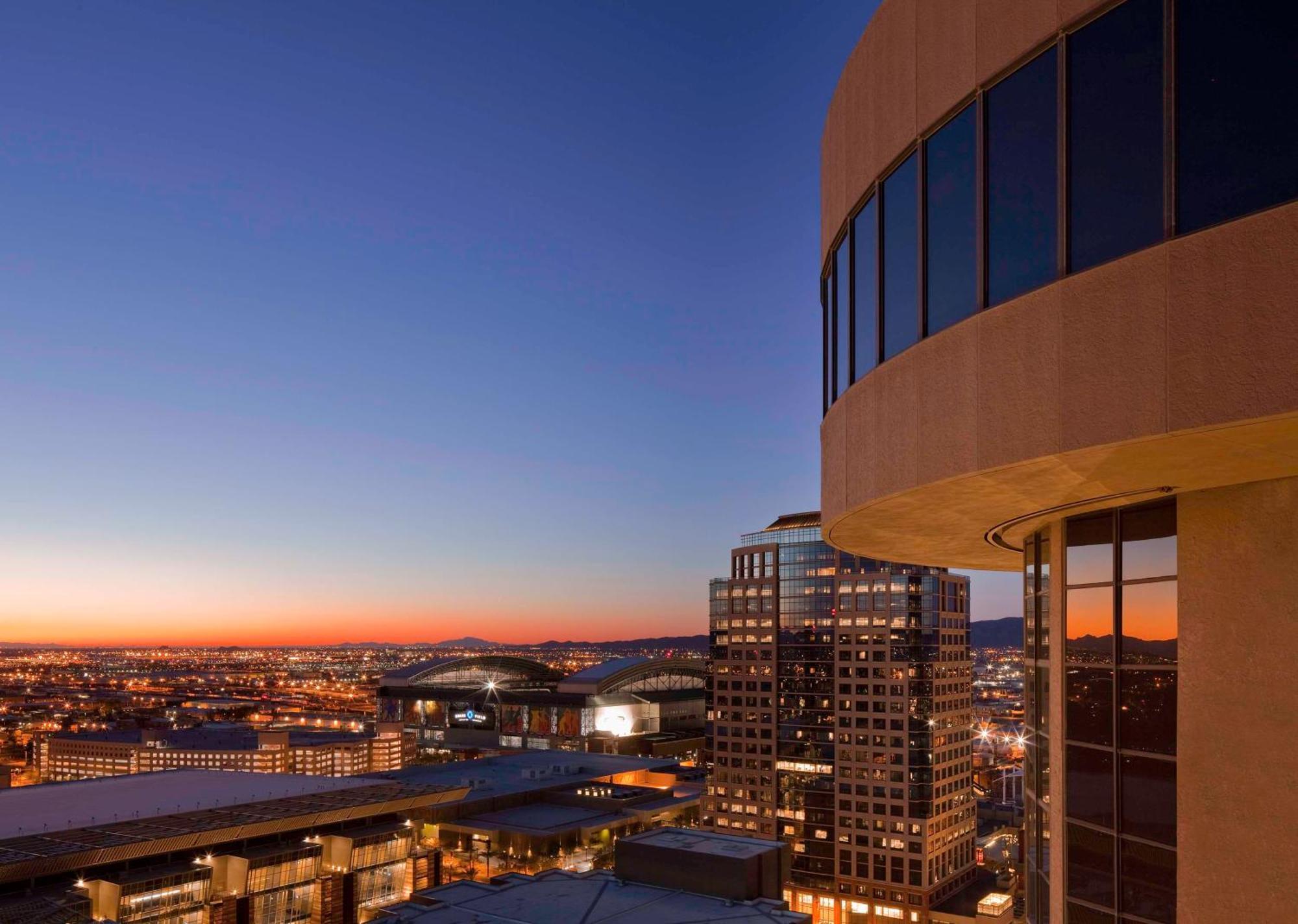 Hyatt Regency Phoenix Downtown - No Destination Fees Екстер'єр фото